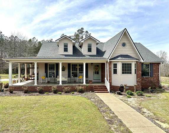 8 Acres of Land with Home for Sale in Cherokee, Alabama