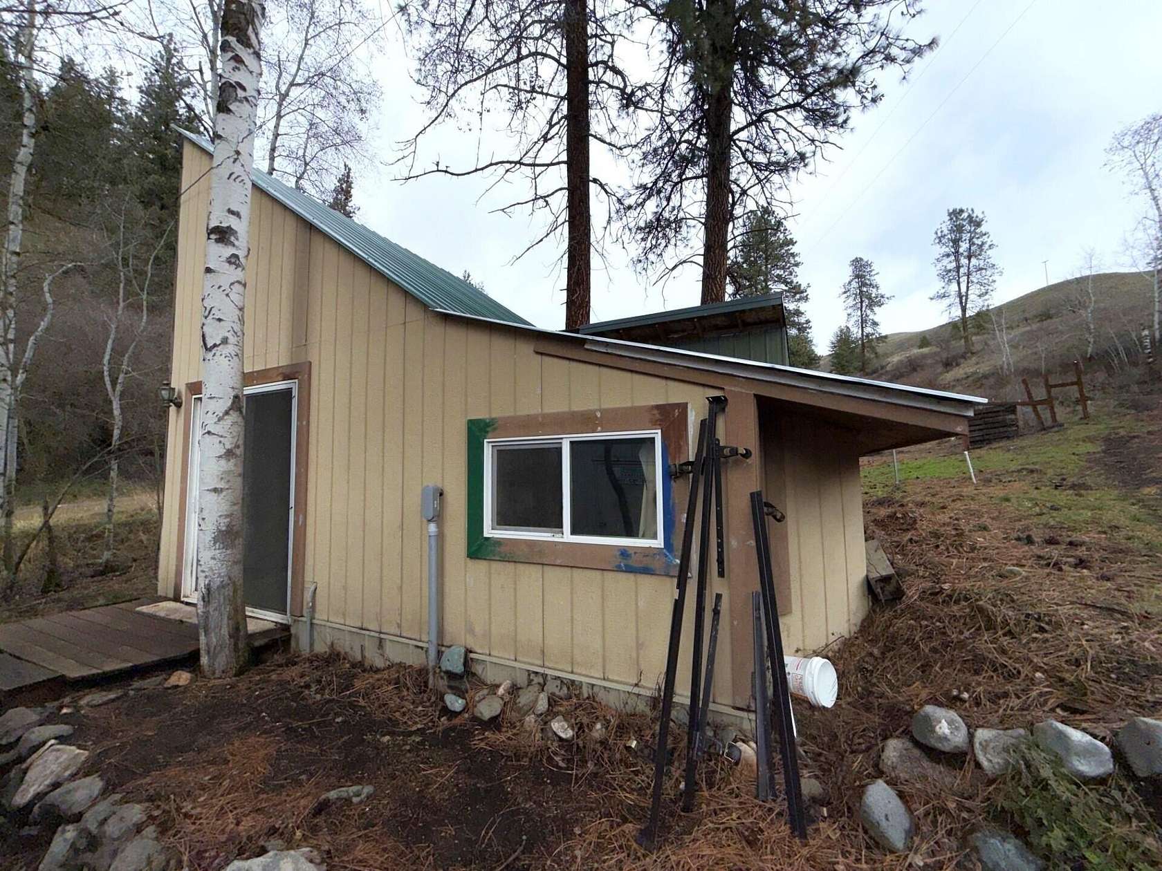 18 Acres of Land with Home for Sale in Curlew, Washington