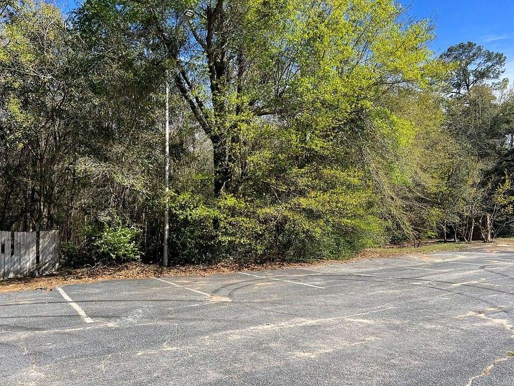 8.24 Acres of Land for Sale in Albany, Georgia