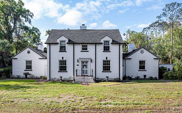 2.58 Acres of Land with Home for Sale in Live Oak, Florida