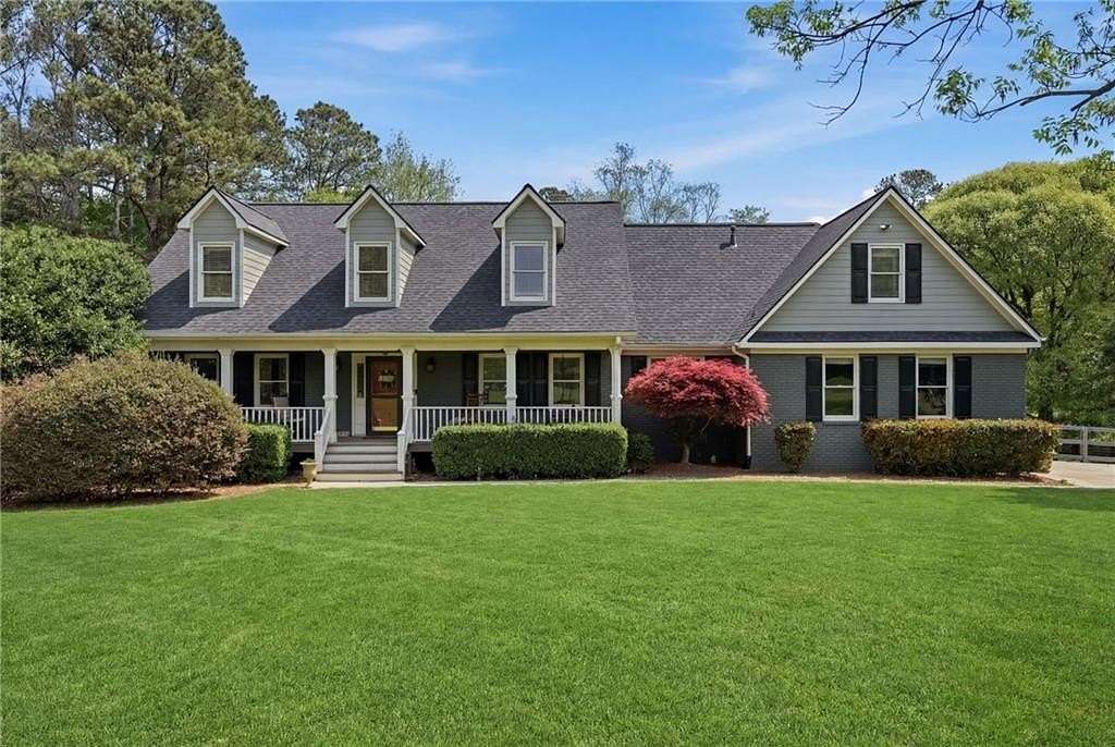 4.88 Acres of Land with Home for Sale in Grayson, Georgia