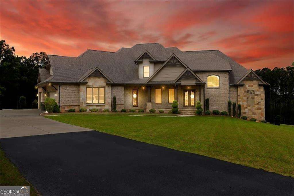 13 Acres of Recreational Land with Home for Sale in Loganville, Georgia