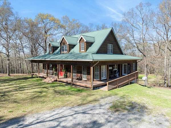 15 Acres of Land with Home for Sale in McIntyre, Georgia