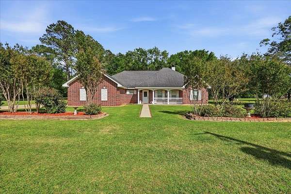 3.6 Acres of Improved Residential Land for Sale in Kirbyville, Texas