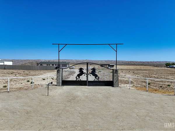 20 Acres of Land with Home for Sale in Taft, California