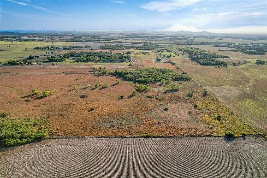 37 Acres of Agricultural & Residential Land for Sale in Blair, Oklahoma