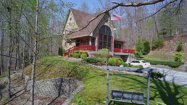 8.74 Acres of Land with Home for Sale in Lebanon, Kentucky