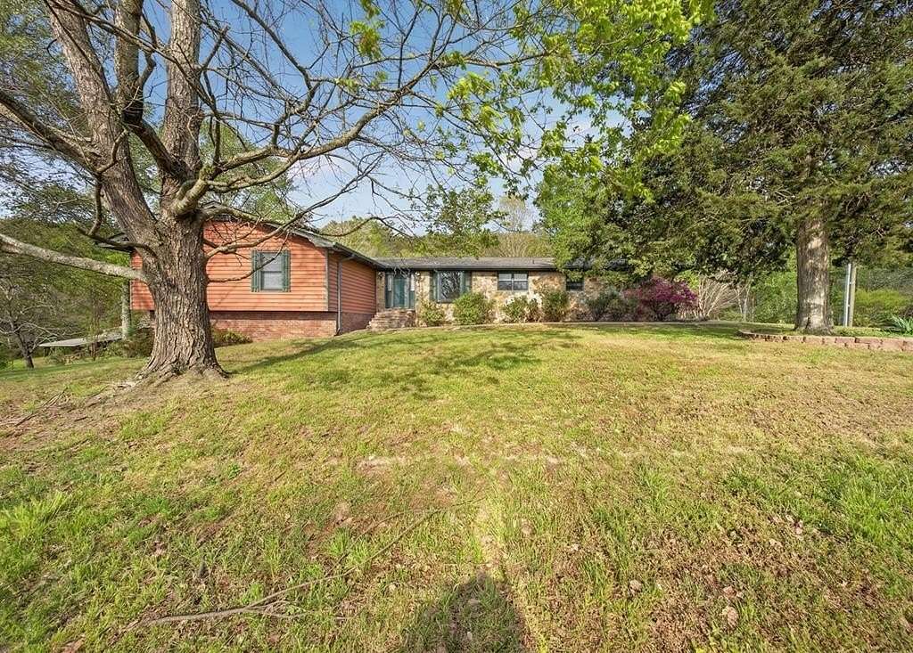 38 Acres of Land with Home for Sale in Rocky Face, Georgia