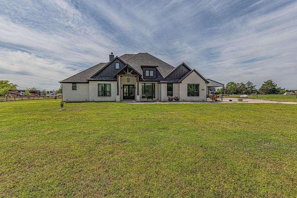 4.9 Acres of Land with Home for Sale in Caddo Mills, Texas