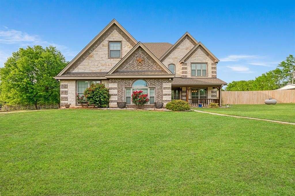 2.24 Acres of Land with Home for Sale in Reno, Texas