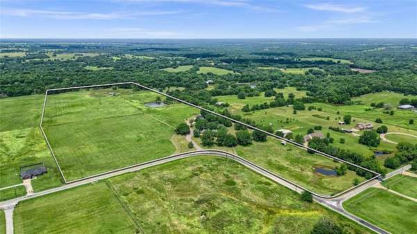 32 Acres of Agricultural Land with Home for Sale in Sadler, Texas