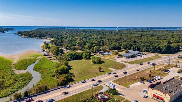 1.7 Acres of Mixed-Use Land for Sale in Gun Barrel City, Texas