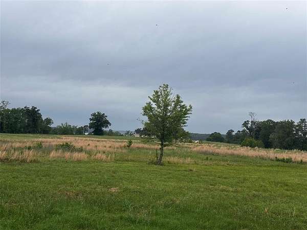 1.18 Acres of Residential Land for Sale in Pittsburg, Texas