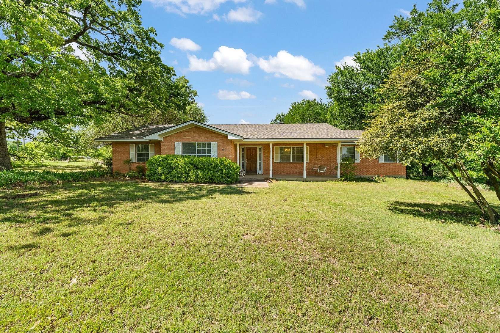 14.8 Acres of Land with Home for Sale in Grandview, Texas