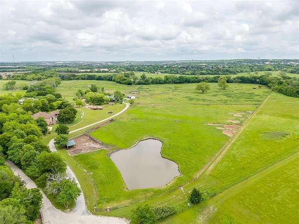 32 Acres of Agricultural Land with Home for Sale in Aledo, Texas