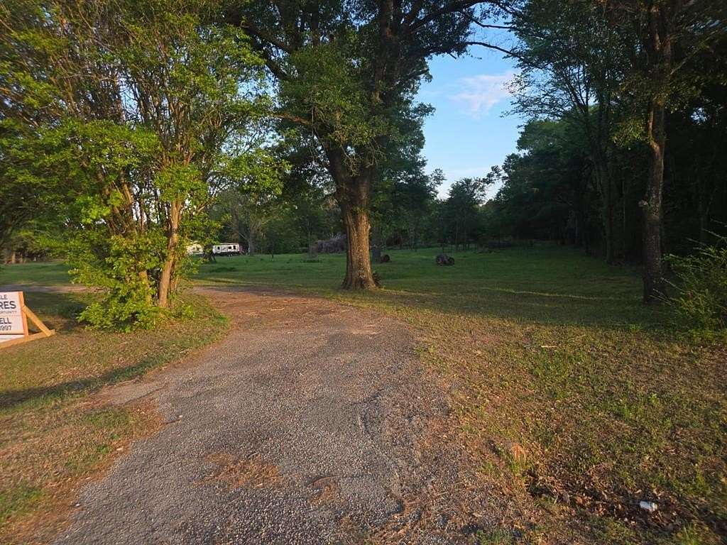 3.1 Acres of Mixed-Use Land for Sale in Malakoff, Texas