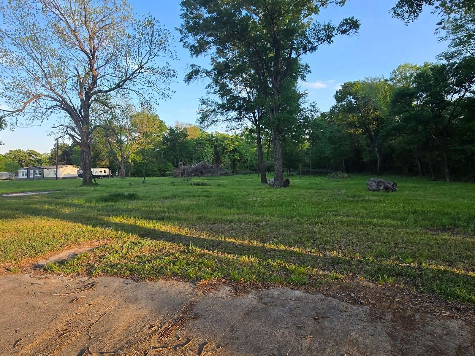 3.1 Acres of Mixed-Use Land for Sale in Malakoff, Texas