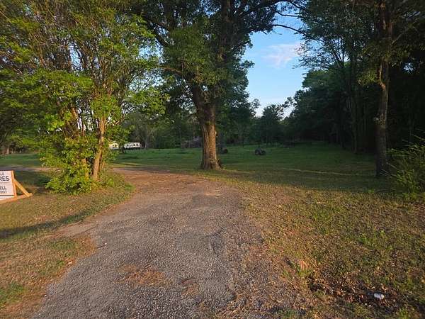 3.1 Acres of Mixed-Use Land for Sale in Malakoff, Texas