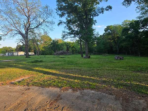 3.1 Acres of Mixed-Use Land for Sale in Malakoff, Texas