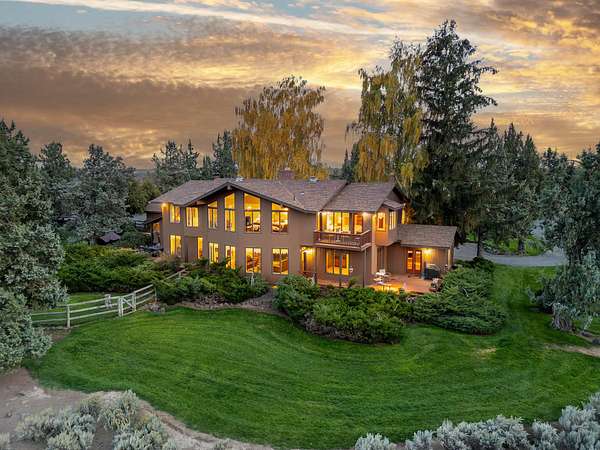 15.2 Acres of Land with Home for Sale in Redmond, Oregon