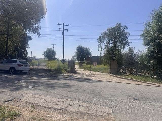 3 Acres of Residential Land for Sale in San Bernardino, California