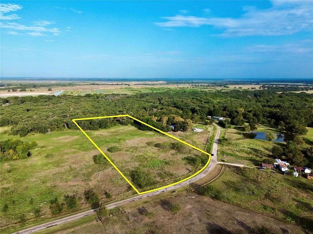 4.82 Acres of Residential Land for Sale in Kemp, Texas