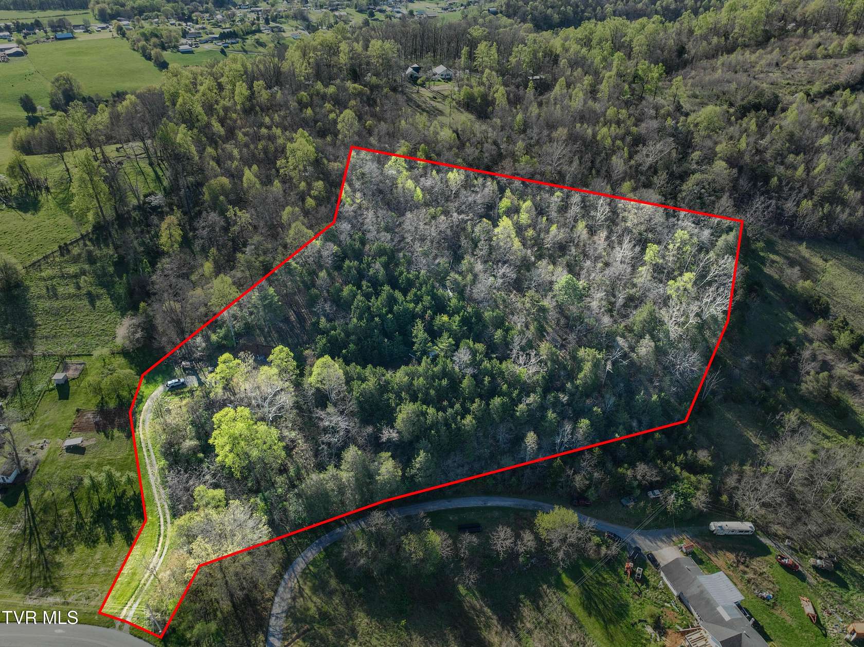 9 Acres of Residential Land for Sale in Elizabethton, Tennessee