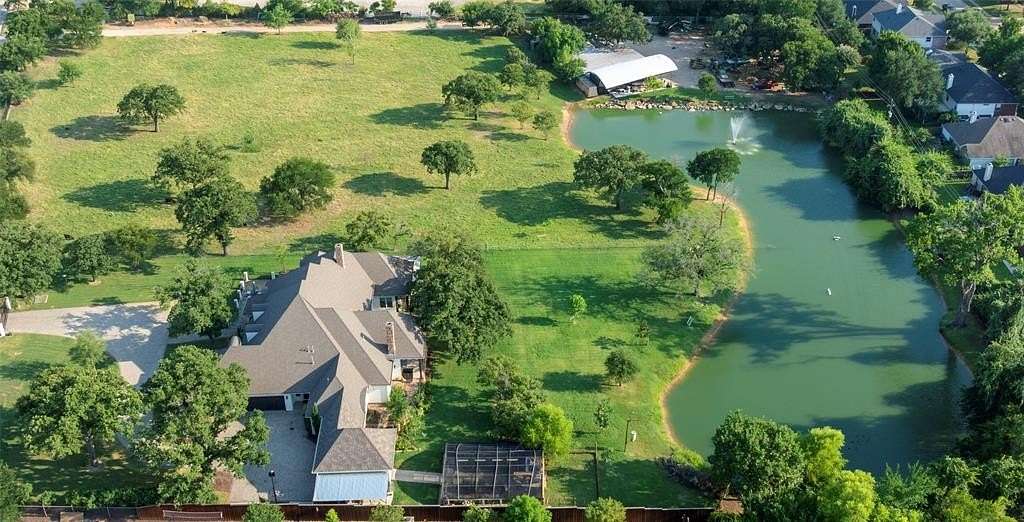 6.52 Acres of Land with Home for Sale in Corinth, Texas
