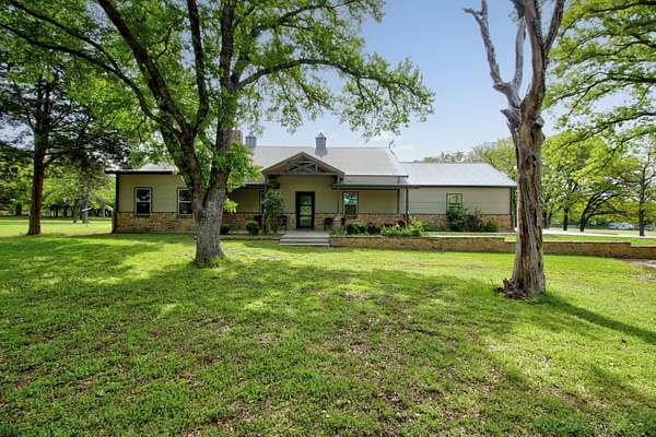 15 Acres of Recreational Land with Home for Sale in Collinsville, Texas
