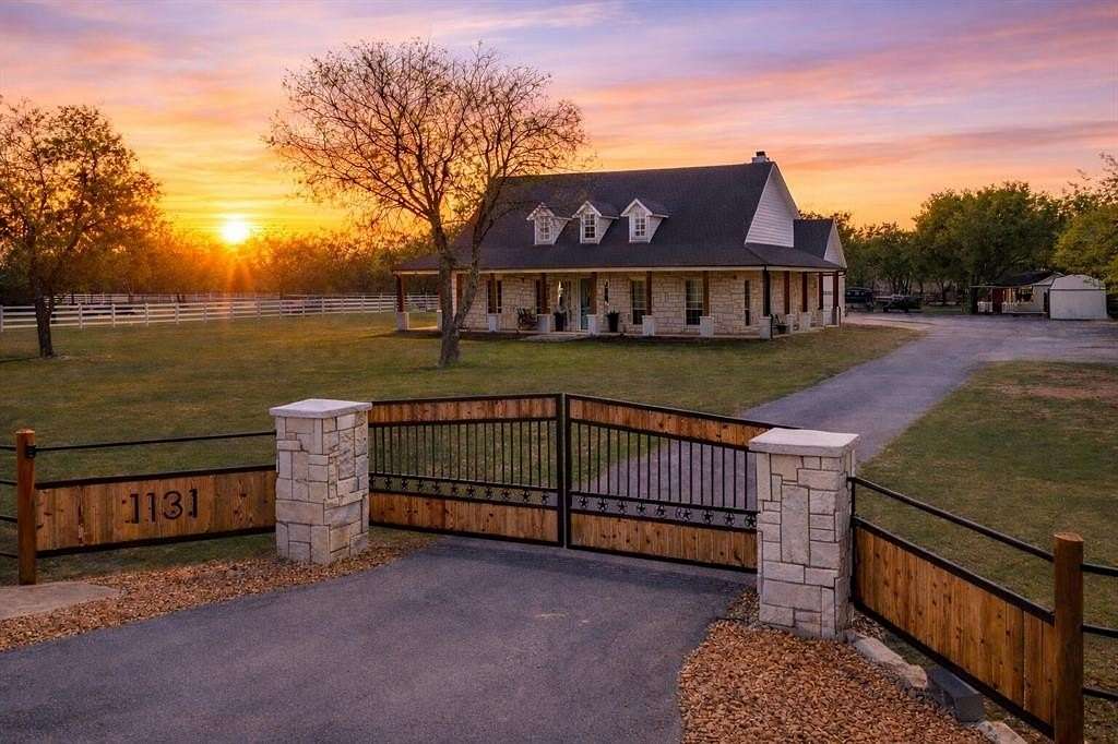 2.37 Acres of Land with Home for Sale in Fort Worth, Texas