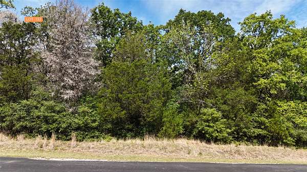 1.34 Acres of Residential Land for Sale in Streetman, Texas