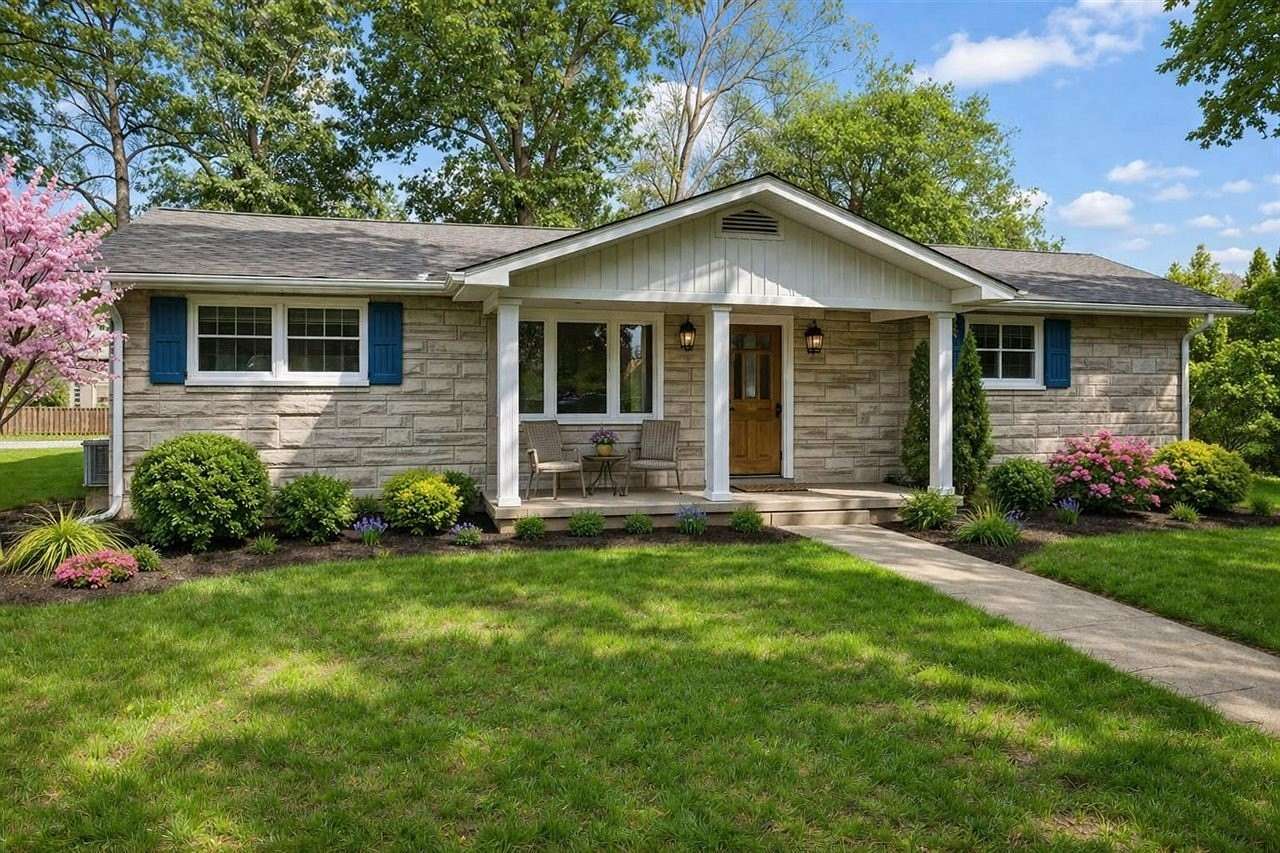 153 Acres of Land with Home for Sale in Brownsville, Kentucky