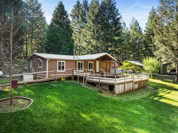 5 Acres of Land with Home for Sale in Grants Pass, Oregon