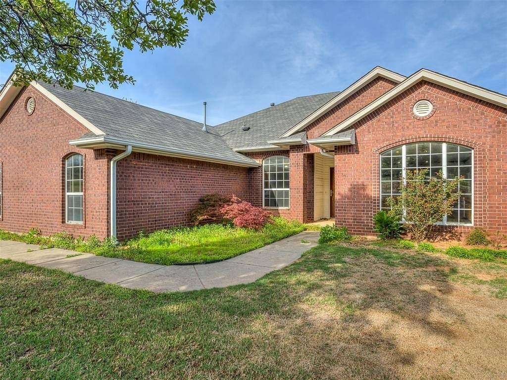 1 Acre of Land with Home for Sale in Choctaw, Oklahoma