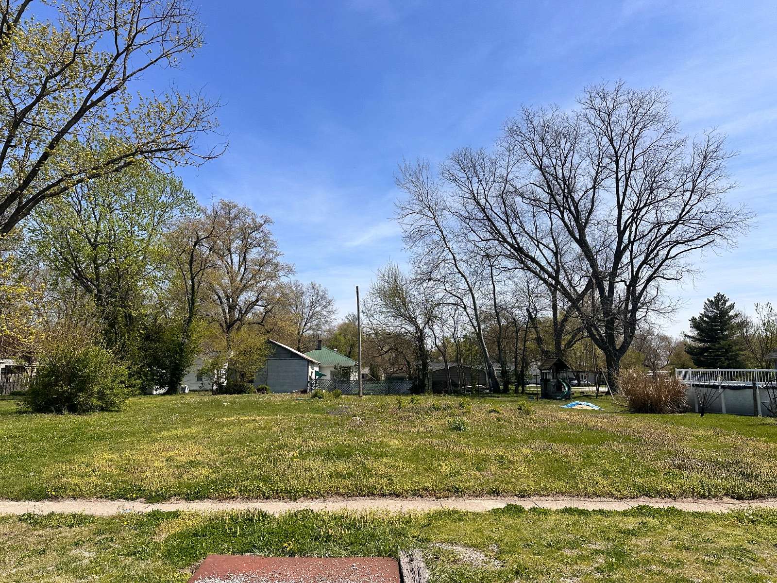 0.25 Acres of Residential Land for Sale in Flora, Illinois