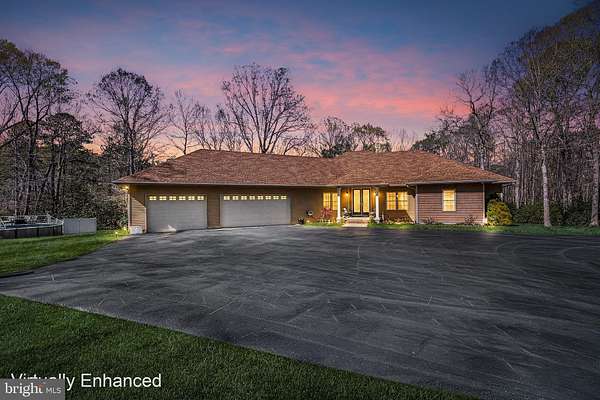 15.1 Acres of Land with Home for Sale in Frederica, Delaware