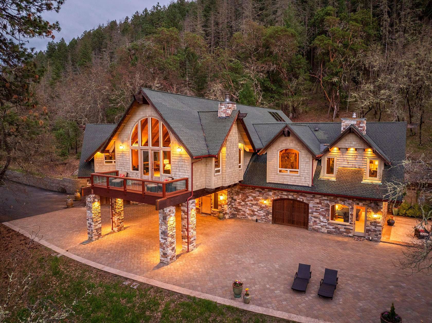 24.6 Acres of Agricultural Land with Home for Sale in Jacksonville, Oregon