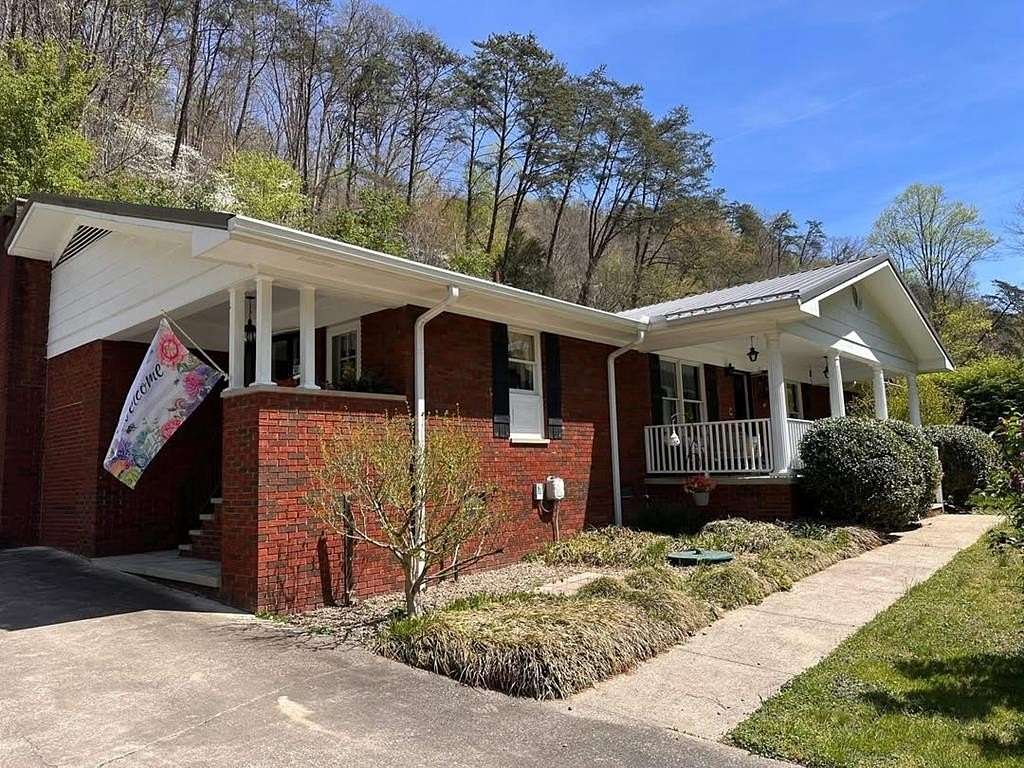 3 Acres of Land with Home for Sale in Prestonsburg, Kentucky