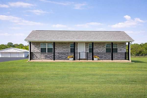 20 Acres of Agricultural Land with Home for Sale in Joaquin, Texas