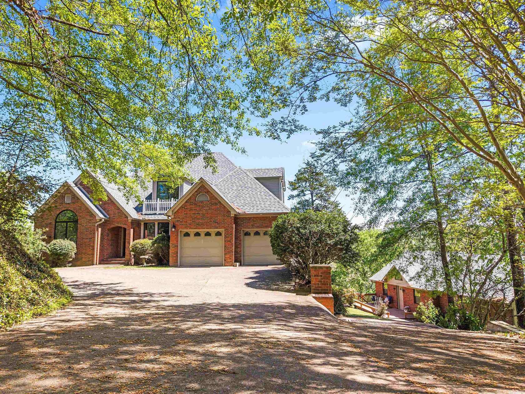 2.29 Acres of Land with Home for Sale in Hot Springs, Arkansas