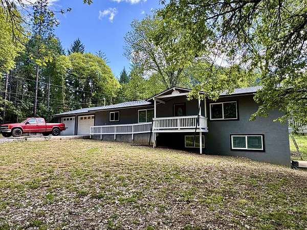 5.2 Acres of Land with Home for Sale in Grants Pass, Oregon