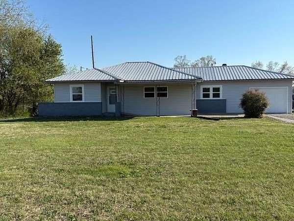 3.46 Acres of Land with Home for Sale in Glasgow, Kentucky