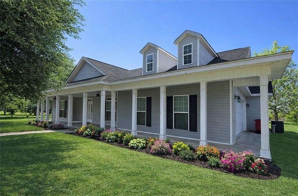 3 Acres of Land with Home for Sale in Macon, Georgia