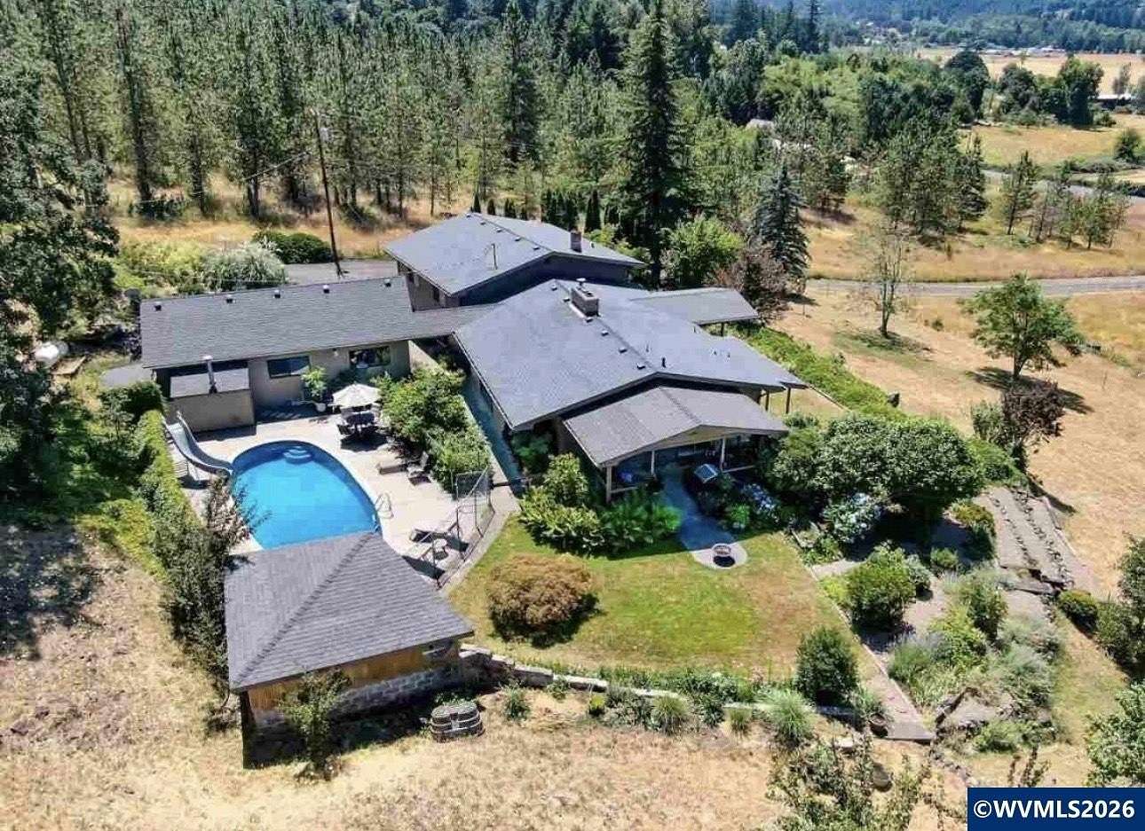 4.7 Acres of Land with Home for Sale in Lebanon, Oregon
