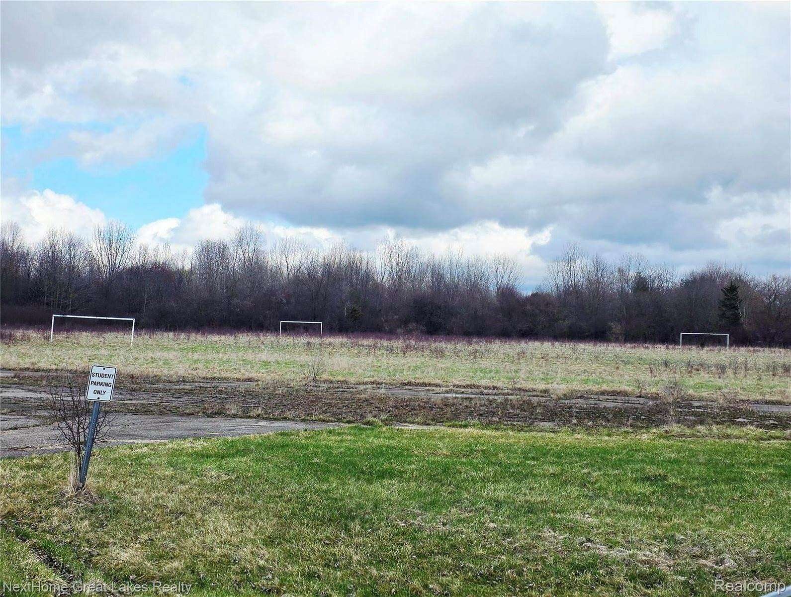 17 Acres of Commercial Land for Sale in Flint, Michigan