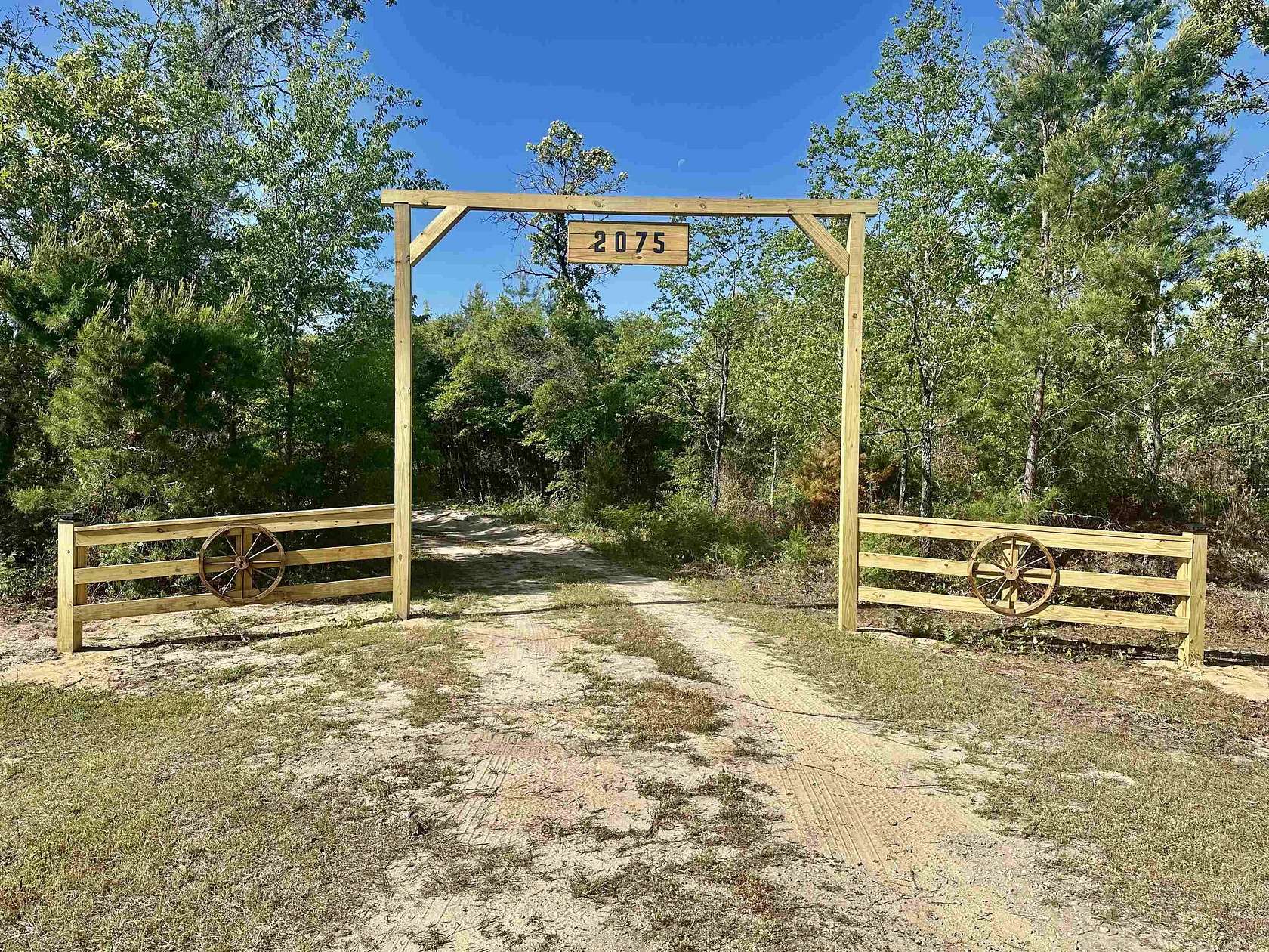 5 Acres of Land with Home for Sale in Quincy, Florida