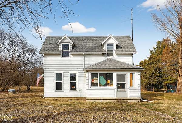 3.13 Acres of Land with Home for Sale in Anderson, Indiana
