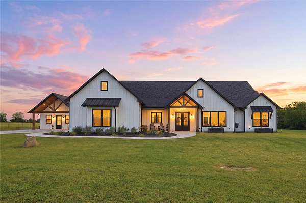 5 Acres of Land with Home for Sale in Savoy, Texas