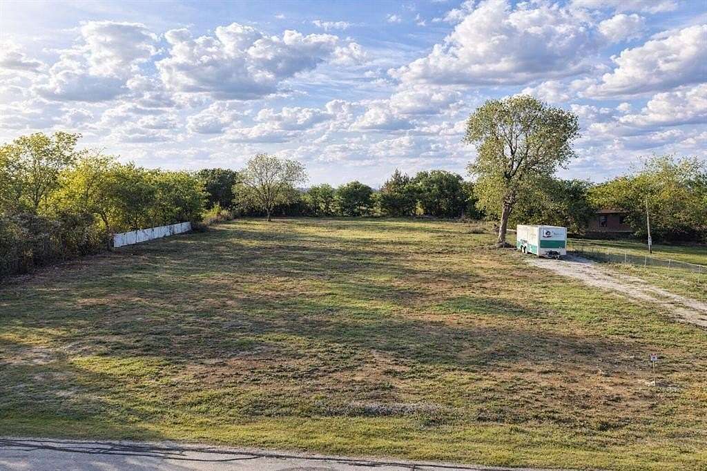 1 Acre of Residential Land for Sale in Mansfield, Texas