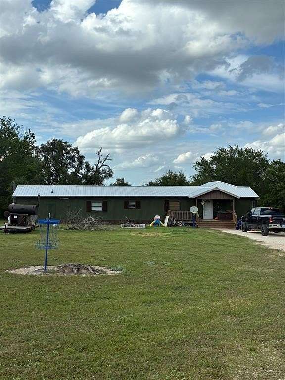 3.5 Acres of Land with Home for Sale in Eddy, Texas